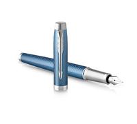 Parker IM stylo plume | Bleu gris Premium avec attributs chromés | Pointe fine avec cartouche d’encre bleue | Coffret cadeau