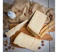 Parmigiano Reggiano AOP 24 mois minimum de maturation - Made in Italy - EMILIA FOOD LOVE - Selected with Love in Italy - Parmigiano Reggiano DOP 24 Mesi Selezionato (1)