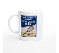 PassionCadeau Mug Squash Mon Endroit Préféré : Entre Quatre Murs | Tasse Humour Joueur de squash - Idée Cadeau Originale