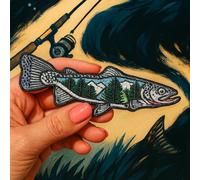 Patch Brodé Thermocollant Truite Pêche & Montagne | 13,5 cm - Écusson XXL pour Vêtements, Sacs à Dos, Vestes - Décoration Outdoor, Randonnée, Aventure - Haute Résistance - Kit de Customisation DIY