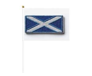 Patch of Scotland Flag Lot de 10 petits drapeaux à main, mini drapeaux sur bâton pour fête, activités d'équipe, défilés, décoration de vacances