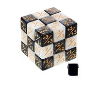 PAVNSO Lot de 24 dés magiques MTG + 1/+1 jetons Buff - Compteur noir D6 - Accessoires de jeu pour cartes/joueurs de JCC (noir + blanc)