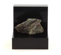 Pectolite. 15.8 Ct. Mont Saint-Hilaire, Québec, Canada.