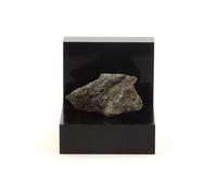 Pectolite. 15.8 Ct. Mont Saint-Hilaire, Québec, Canada.
