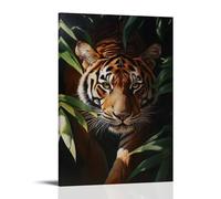 Peinture à l'huile animale - Tigre du Bengale puissant émergeant des ombres de la jungle, regard intense, éclairage dramatique clair-obscur, décoration murale tendance de style hyperréaliste - Poster