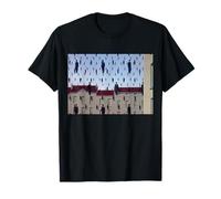 Peinture célèbre Golconda par Magritte T-Shirt