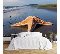 Peintures murales de taille personnalisée, étoile de mer orange vive sur plage de sable humide avec ondulations et coquillages sombres, paysage côtier vert collines bleu ciel, tissu de revêtement