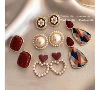 Pendentifs d'oreille tendance avec un mélange élégant de perles et de formes géométriques (cinq ensembles1)