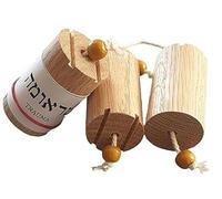 Pendule hébreu réalisé en bois de CHÊNE à la main, il est parfaitement équilibré et ses mesures sont de 30x50mm.
