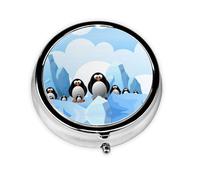 Penguin Antarctica Ice Cette petite boîte à pilules de voyage ronde à trois compartiments est parfaite pour stocker des médicaments quotidiens, des vitamines et en déplacement.