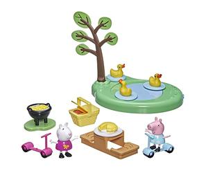Peppa Pig Peppa's Adventures Peppa's Picnic Playset, Preschool Toy with 2 Figures and 8 Accessories, for Ages 3 and Up