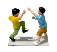 perfeclan Figurine miniature 1/64, figurine de personnage miniature à l'échelle 1:64, peinte à la main, modèle pour enfants, accessoire photo pour, Deux Garçons Qui Jouent