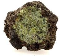 PÉRIDOTITE - Pierre Naturelle en Provenance de France, Mont Briançon, Haute-Loire - Roche magmatique, pierre précieuse, minéralogie 645.2 ct - Certificat d'Authenticité Inclus 47 x 43 x 46 mm G