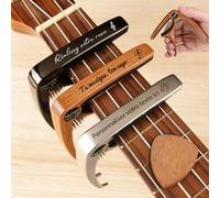 Personalisierter Capodastre Guitare, Individueller Gravur auf Metall und Holz, Mediator Gitarren Acoustique für Akustik und E-Gitarre, Geschenk für Gitarristen, Musiker (Capodastre 1)