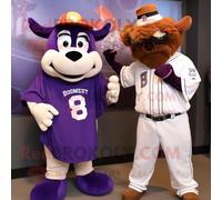 Personnage De Costume De Mascotte Redbrokoly De Boeuf Violet Stroganoff Habillé Avec Un Tee-Shirt De Baseball Et Des Montres Multicolore