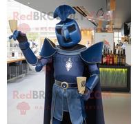 Personnage De Costume De Mascotte Redbrokoly De Chevalier Médiéval De La Marine Habillé Avec Une Robe De Cocktail Et Des Gants Multicolore