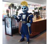 Personnage De Costume De Mascotte Redbrokoly De Chevalier Médiéval De La Marine Habillé Avec Une Robe De Cocktail Et Des Gants Multicolore