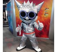 Personnage De Costume De Mascotte Redbrokoly De Démon Argenté Habillé D'un Coupe-Vent Et De Lunettes De Soleil Multicolore
