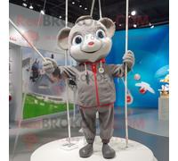 Personnage De Costume De Mascotte Redbrokoly De Funambule Gris Habillé D'un Coupe-Vent Et De Broches Multicolore