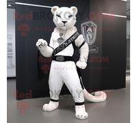 Personnage De Costume De Mascotte Redbrokoly De Panthère Blanche Vêtu D'une Robe Fourreau Et De Ceintures Multicolore