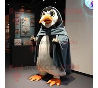 Personnage De Costume De Mascotte Redbrokoly De Pingouin Vêtu D'un Bermuda Et De Châles Multicolore
