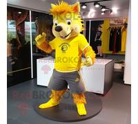 Personnage De Costume De Mascotte Redbrokoly De Sanglier Jaune Habillé D'un T-Shirt Et De Lacets De Chaussure Multicolore