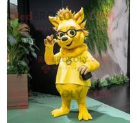 Personnage De Costume De Mascotte Redbrokoly De Sanglier Jaune Habillé D'une Mini Robe Et De Lunettes Multicolore