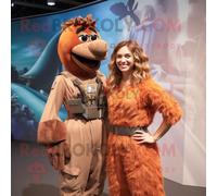 Personnage De Costume De Mascotte Redbrokoly De Soldat De L'armée De L'air De Rouille Habillé D'une Robe Longue Et De Bracelets De Cheville Multicolore