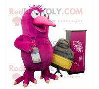 Personnage De Costume De Mascotte Redbrokoly Magenta Kiwi Habillé D'un Jean Bootcut Et De Sacs Messenger Multicolore