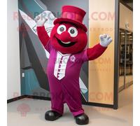 Personnage De Costume De Mascotte Redbrokoly Magenta Ring Master Habillé D'un Tee-Shirt De Baseball Et D'épingles À Chapeau Multicolore