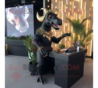 Personnage De Costume De Mascotte Redbrokoly Parasaurolophus Noir Habillé D'une Robe Fourreau Et De Colliers Multicolore