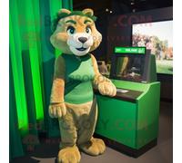 Personnage De Costume De Mascotte Redbrokoly Puma Vert Forêt Habillé D'une Jupe Portefeuille Et De Montres Multicolore