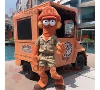 Personnage De Costume De Mascotte Redbrokoly Rust Fried Calamari Habillé D'un Short Cargo Et De Bérets Multicolore