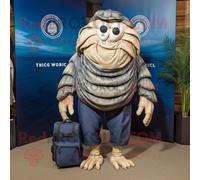 Personnage De Costume De Mascotte Redbrokoly Trilobite Bleu Marine Habillé D'un Short Cargo Et De Sacs Fourre-Tout Multicolore