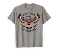 Personne n'est illégal sur Les Terres volées Amérindiens Thunderbird T-Shirt