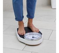 Medisana PSD pèse-personne mécanique jusqu'à 150 kg, pèse-personne analogique, rétro de conception classique et grande échelle dans un emballage sans frustration et un couvercle en verre renforcé