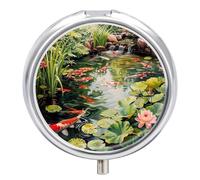 Petit pilulier de voyage rond en métal pour sac à main, pilulier portable à 3 compartiments avec miroir, mini pilulier de poisson pour voyage ou quotidien - Paysage d'étang à carpes koï aquarelle