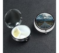 Petit pilulier en métal à 3 compartiments pour sac à main ou poche de voyage - Pilulier portable - Route sombre vers les montagnes - Organiseur de médicaments pour vitamines, huile de poisson
