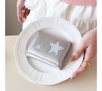 Petit portefeuille à trois volets, motif étoile porte-monnaie en cuir | Le carnet de poche compact combine des fentes d'identité claires avec des pochettes pour espèces. Détails du boîtier cousus