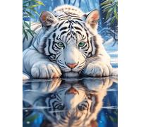 Petit tigre blanc se reflétant dans l'eau 1000 Pièces Puzzle Amateur D'Art En Carton Épais Haute Densité Animal sauvage et animal de compagnie Cute Difficile Niveau Expert Décoration Murale Idée Cadea