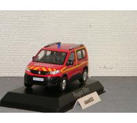 Norev Voiture miniature Peugeot Rifter Pompiers Secours médical Rouge 1/43