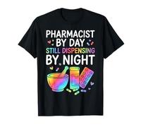 Pharmacien Le Jour Encore distribuant la Nuit T-Shirt