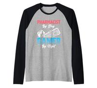 Pharmacist by Day Gamer by Night - Funny Pharmacy Saying Manche Raglan