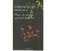 Photo de groupe au bord du fleuve