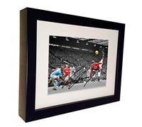 Photo dédicacée de Wayne Rooney Manchester United v City Derby Overhead Goal