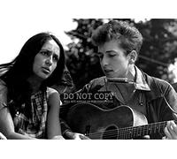 Photographie de Bob Dylan et Joan Baez 28,9 x 40,6 cm - Merveilleux portrait de mars des droits civiques de 1963 - Concert acoustique en direct - Washington DC - Heroes folkloriques emblématiques -
