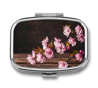 Pilulier carré à 2 compartiments romantique avec branche de cerisier printanier sur une vieille table - Mini pilulier portable de voyage pour poche, sac à main, pilulier en métal pour vitamines et