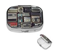 Pilulier carré pour sac à main ou poche - 2 compartiments - Petit pilulier portable - Vintage - Radio Boombox - Pilulier de voyage - Boîte de rangement pour médicaments, vitamines, foie de morue,