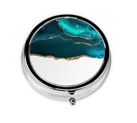 Pilulier moderne et élégant en agate dorée sur fond blanc, boîte à pilules à 3 compartiments, organiseur portable