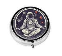 Pilulier rond à 3 compartiments avec imprimé astronaute assis dans les chakras, en métal, étanche, portable, pour poche ou sac à main, vitamines, huile de poisson, pilules, compléments alimentaires